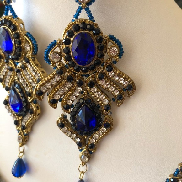 Blue Necklace Set - Picture 4 of 10